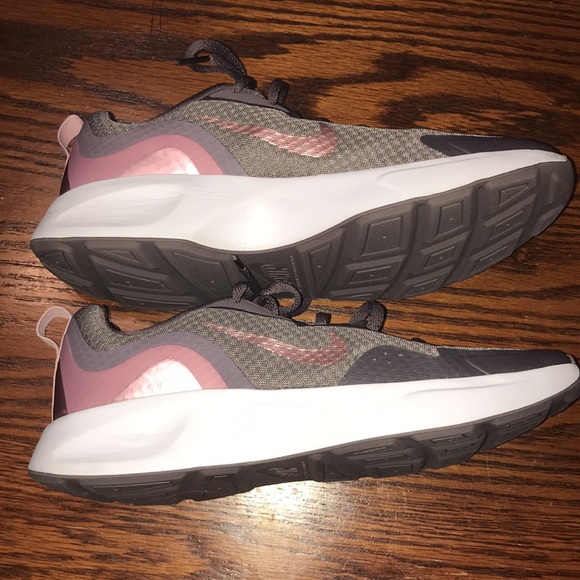 Nike Wear All Day Sneakers Size 7Y - Picture 6 of 16